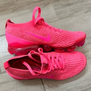 Nike VaporMax Flyknit Sneakers